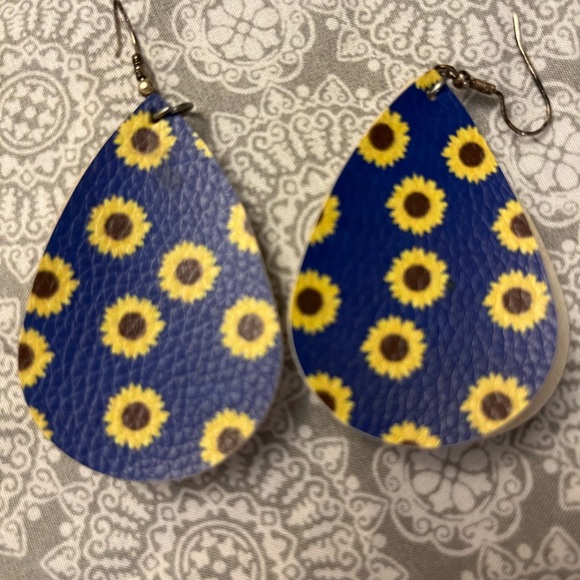 Handmade Faux Earrings - Picture 1 of 1